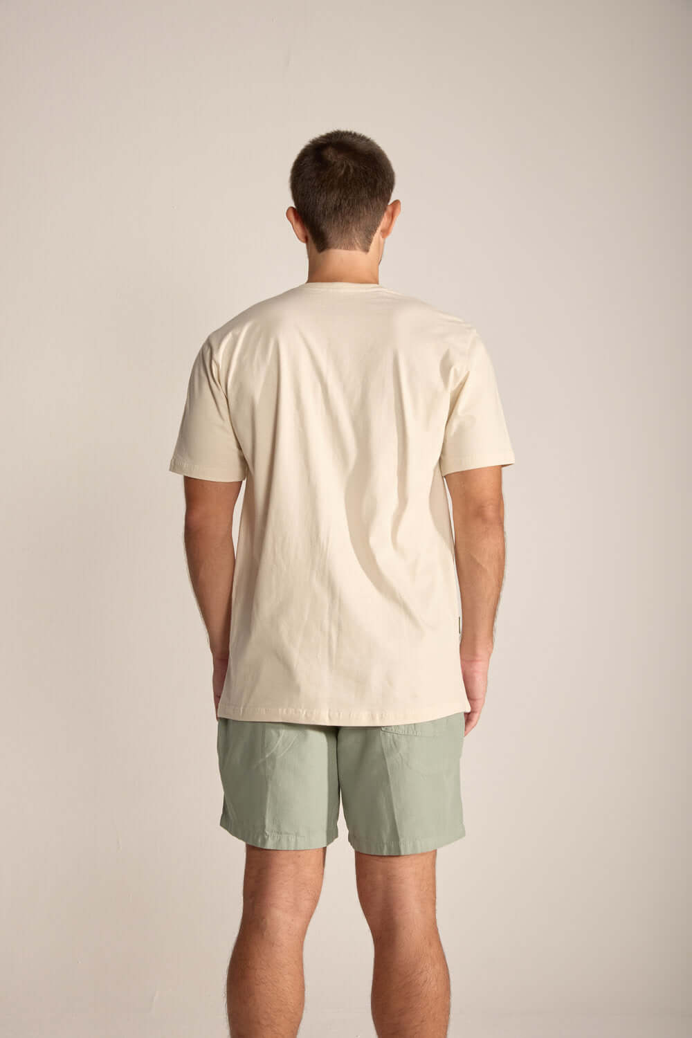 Camiseta Salt Water Therapy bege de costas, conforto e estilo para a rotina com a qualidade Greenish.