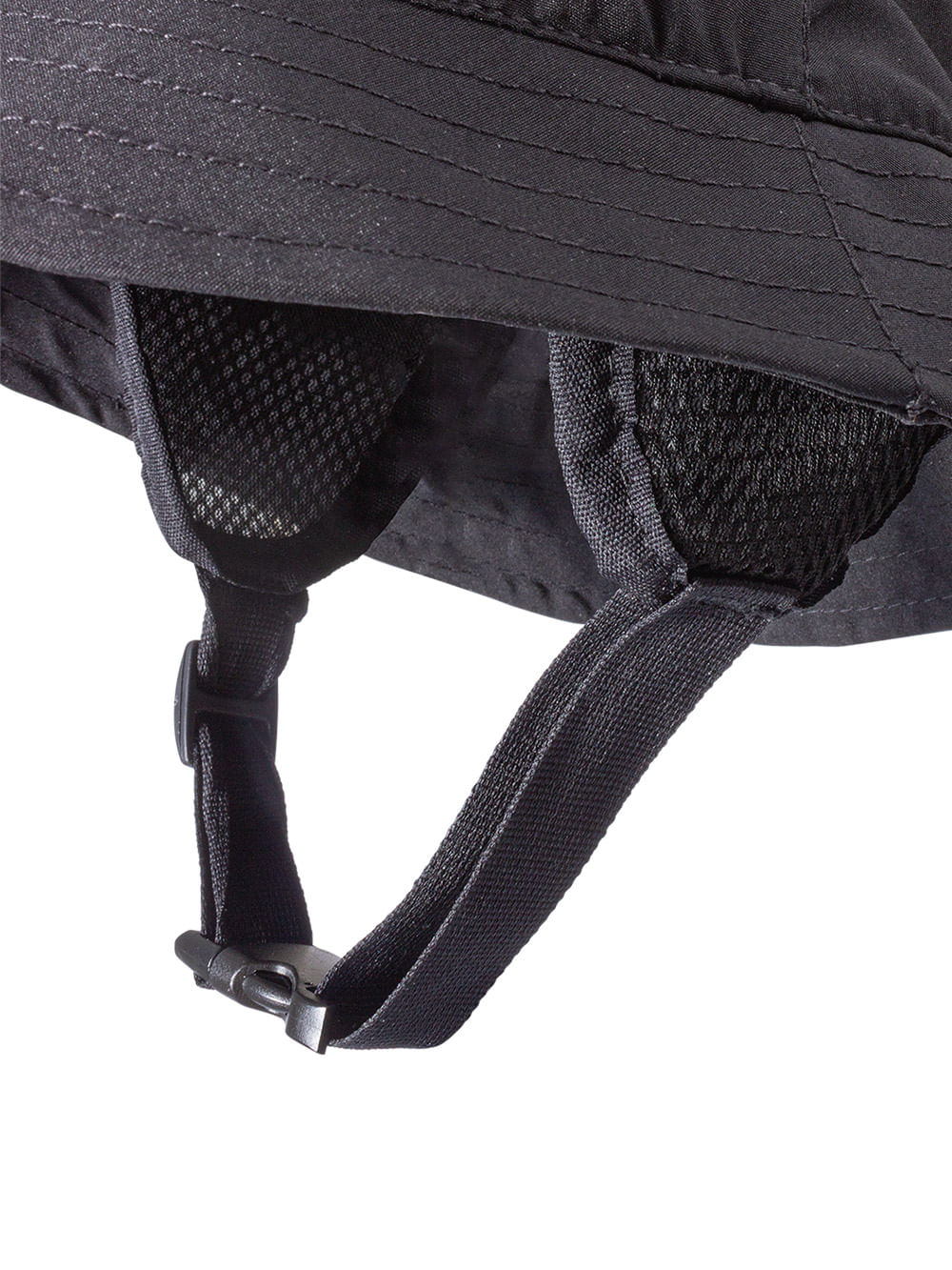 Detalhe das fivelas e ajustes do chapéu bucket preto da marca Greenish, ideal para esportes ao ar livre.