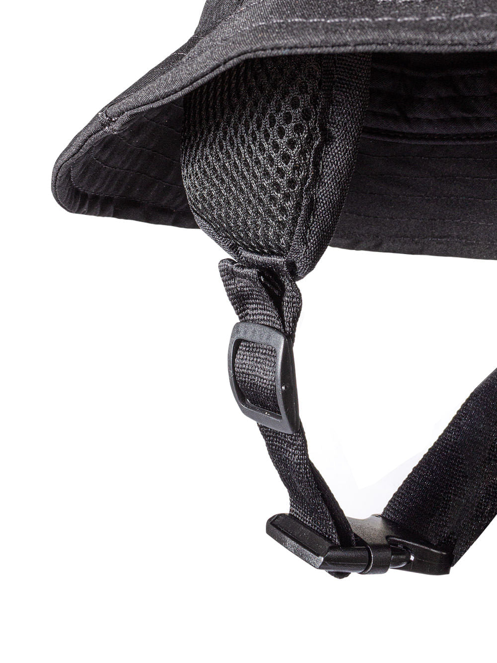 Chapéu Bucket Sport Preto da Greenish com detalhe de ajuste e interior em tecido respirável.