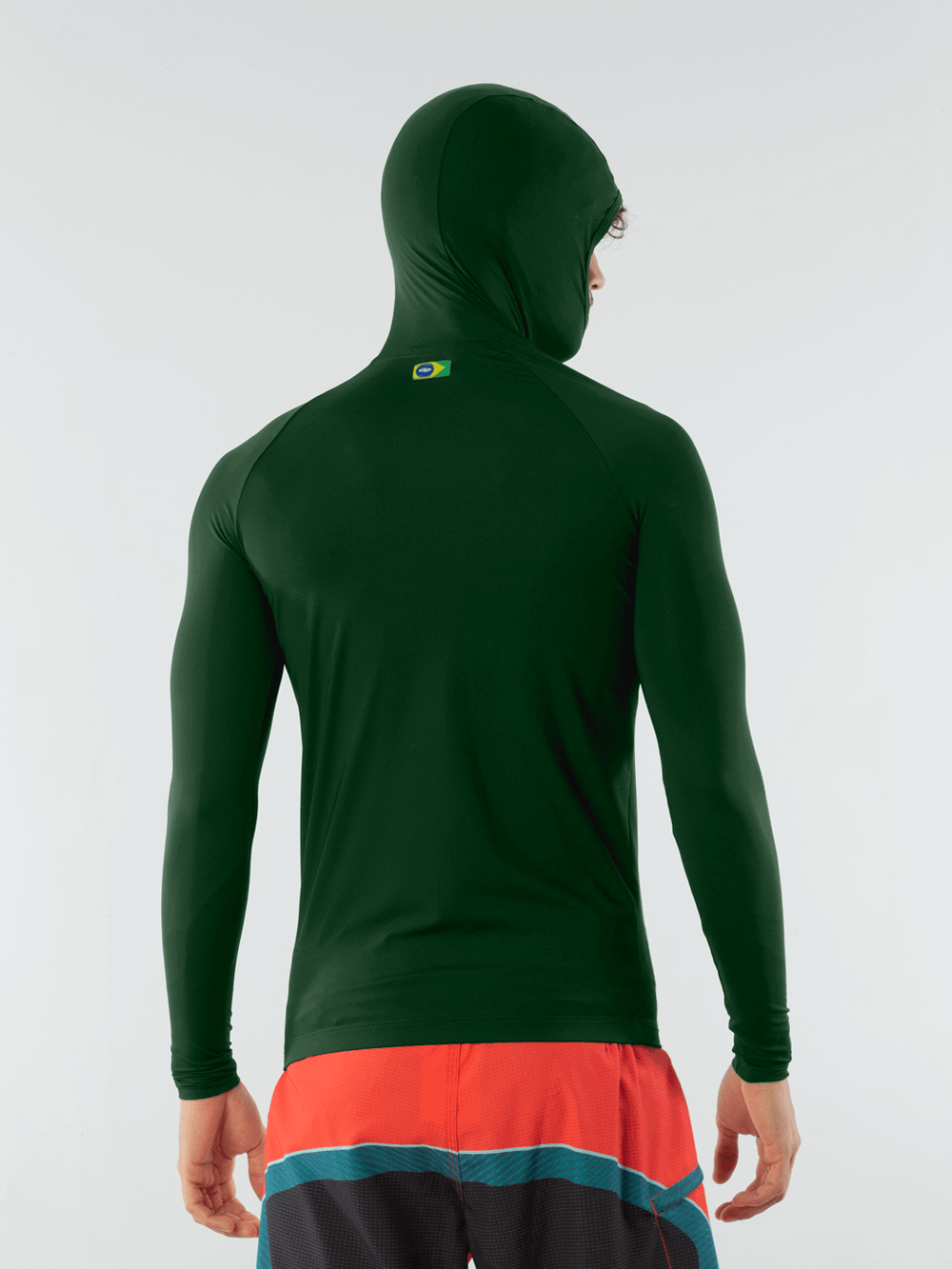 Colete com capuz verde da Greenish, feito em lycra UV, ideal para esportes aquáticos.