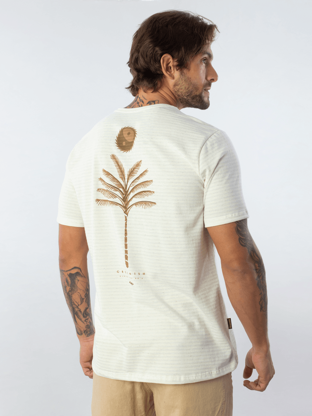 Camiseta Greenish Yng Waves Yang Palms - Natural vista traseira com estampa de palmeira.