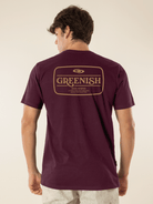 Camiseta Soul Surfer Bordo da Greenish, feita em algodão, com modelagem ampla e confortável.