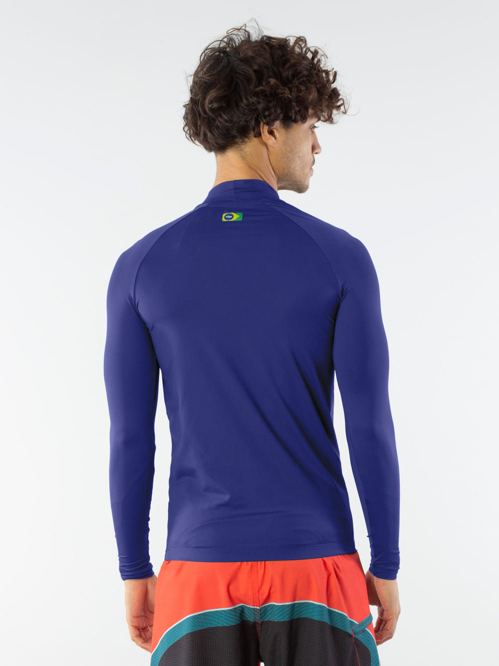 Camiseta UV manga longa azul da Greenish, ideal para esportes aquáticos, proteção UV e conforto.