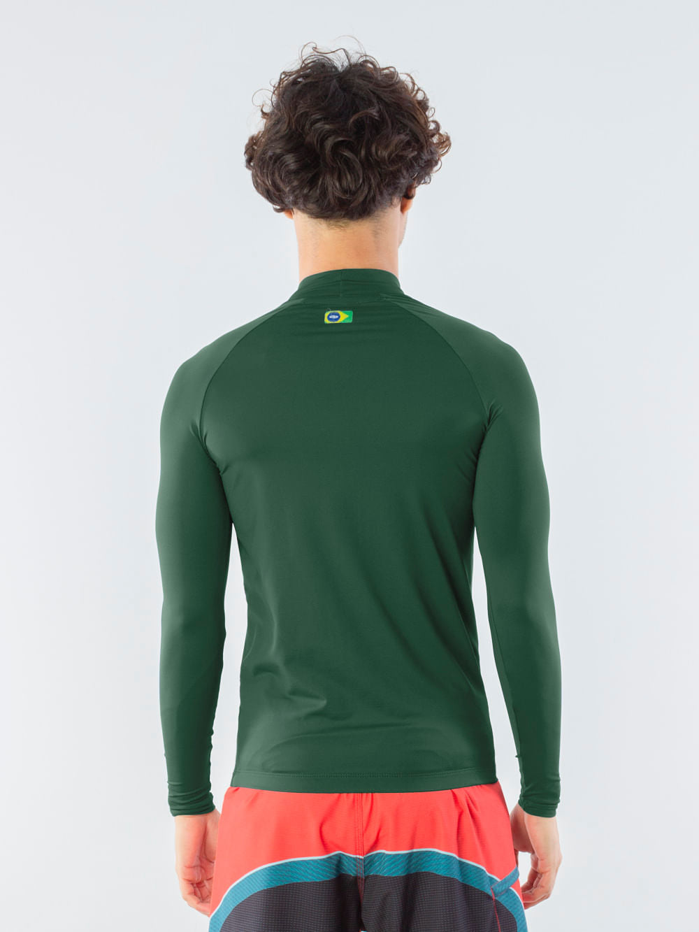 Camiseta UV Manga Longa Logotipia Verde da Greenish, ideal para esportes aquáticos, garantindo conforto e proteção UV.