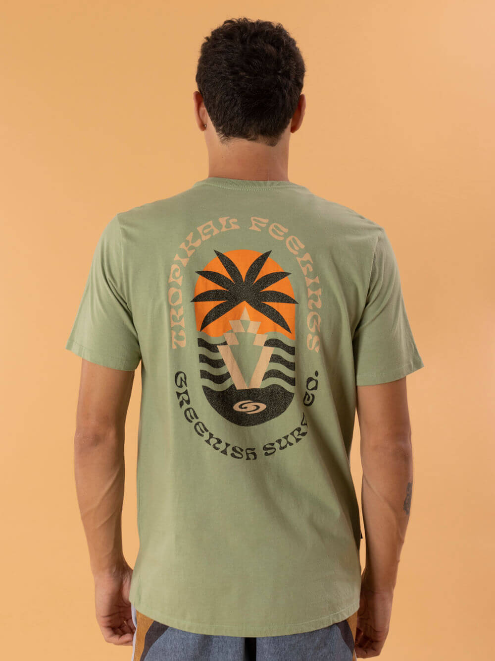 Camiseta Verde Retro com estampa de abacaxi, marca Greenish, estilo tropical e casual.