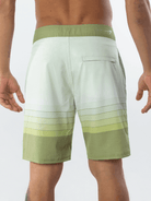 Bermuda Boardwalk Blue Sunset da Greenish, estilo e conforto com tonalidades verdes para o dia a dia.