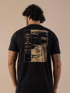Camiseta Outsiders preta da Greenish com estampa exclusiva que combina estilo e conforto.