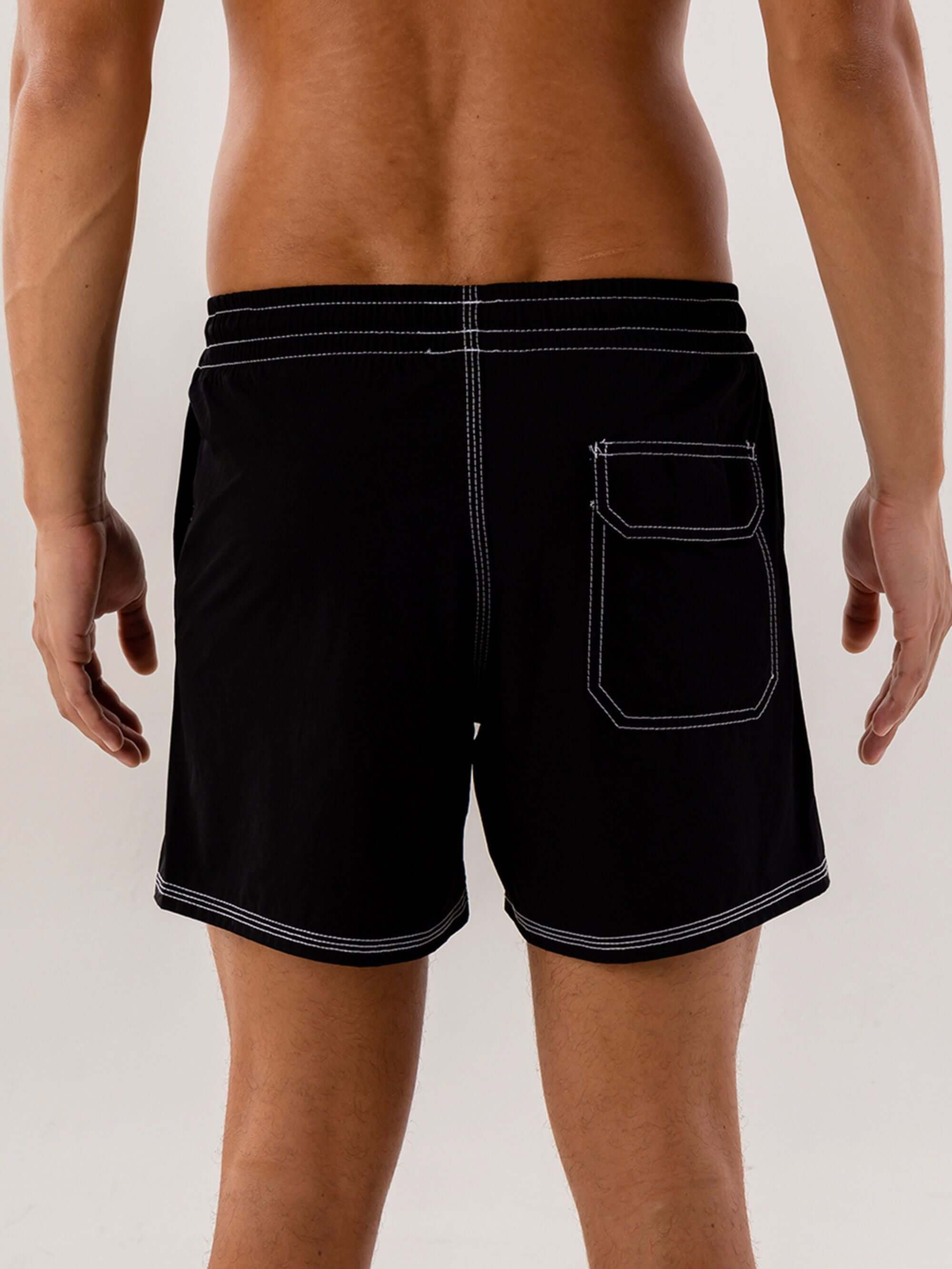 Short Volley Vintage Seekers Preto da Greenish. Versátil, com bolso traseiro e conforto sem igual.