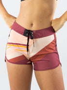 Bermuda feminina de praia Greenish Nature Sport na cor rosa, estilo esportivo, perfeita para atividades ao ar livre.