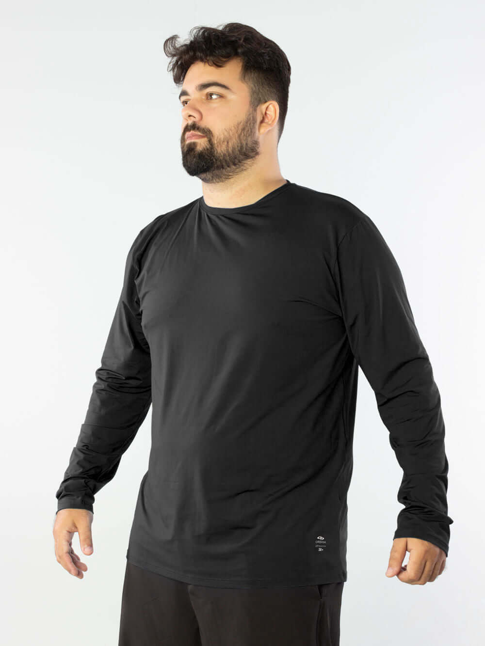 Camisa UV Manga Longa Basic preto da Greenish, ideal para atividades ao ar livre e proteção solar.