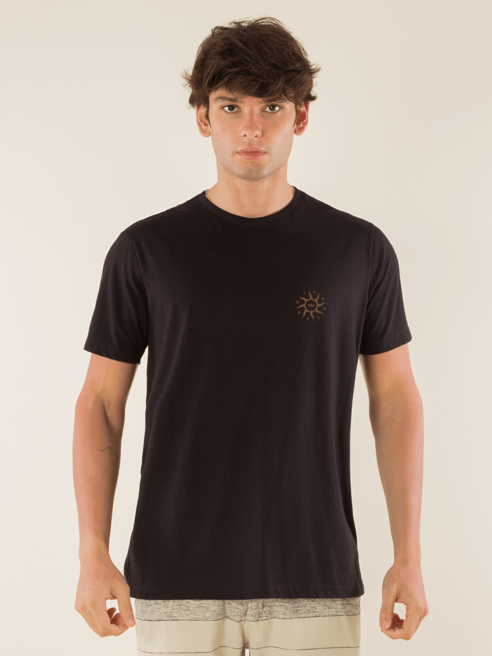 Camiseta preta Sunshine da Greenish com design original e conforto ideal para o dia a dia.