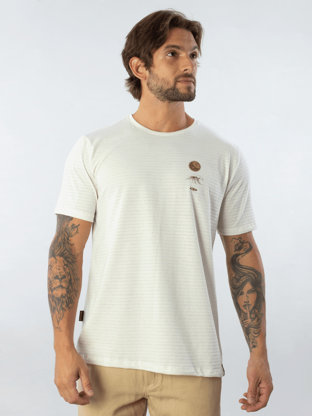 Camiseta YNG WAVES YANG PALMS da Greenish, modelo clássico em tecido leve com design exclusivo.