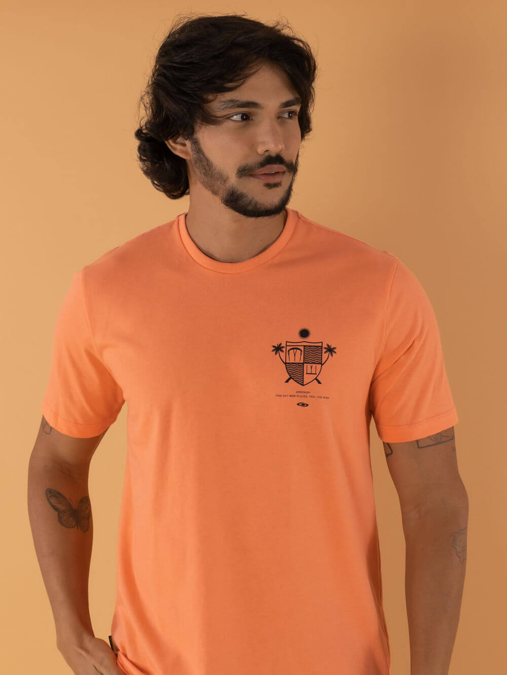 Camiseta laranja Greenish com estampa original, conforto e caimento perfeito em malha 100% algodão sustentável.