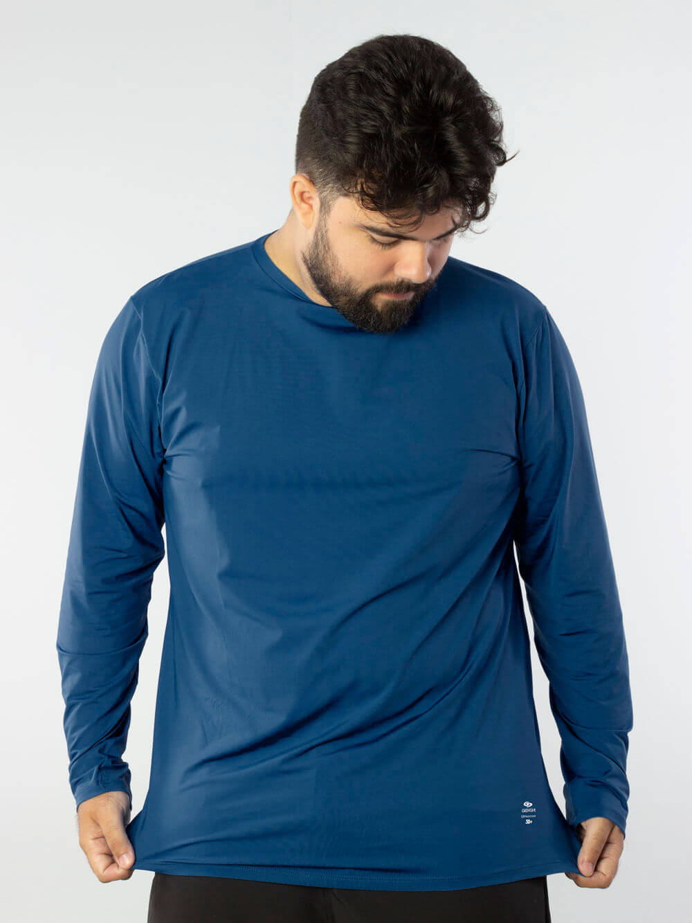 Camisa UV Manga Longa Basic Azul Marinho da Greenish para proteção solar em atividades ao ar livre.