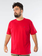 Camiseta vermelha tamanho especial Greenish, modelagem clássica e confortável para uso diário.