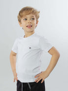 Camiseta infantil básica branca da marca Greenish, modelo exclusivo e confortável para crianças.