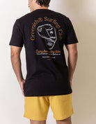 Camiseta Fin Key - Preto da Greenish com estampa vintage de surf no verso, inspirada no estilo de vida despretensioso e confortável do surf.