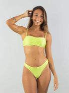 Calcinha Tanga Asa Delta Verde Claro da marca Greenish, modelo estiloso e confortável, ideal para dias ensolarados.