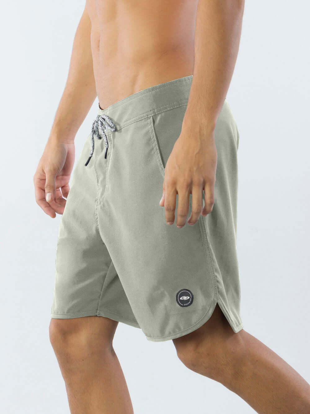 Boardwalk New Basic shorts in beige, featuring dual waistband, total stretch, and comfort for daily wear by Greenish.