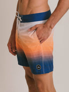 Bermuda BOARDWALK DUSK - LARANJA da Greenish, em poliéster e elastano, ideal para esportes aquáticos.