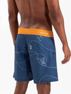 Shorts de surf Greenish BOARDSHORT SURF LINES - AZUL, tecido stretch e com detalhes da estampa.