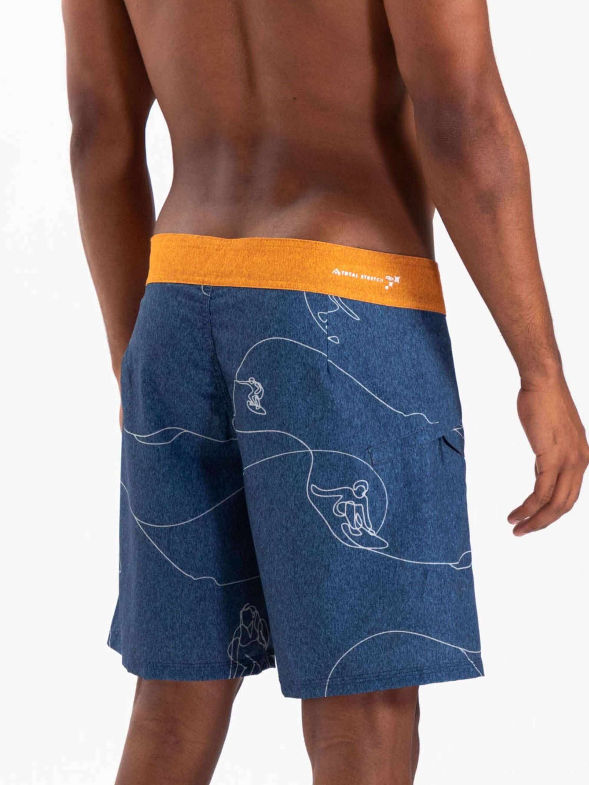 Shorts de surf Greenish BOARDSHORT SURF LINES - AZUL, tecido stretch e com detalhes da estampa.