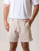 Greenish Bermudas Sarja Riviera - Natural in beige with a casual fit, perfect for a stylish summer look.