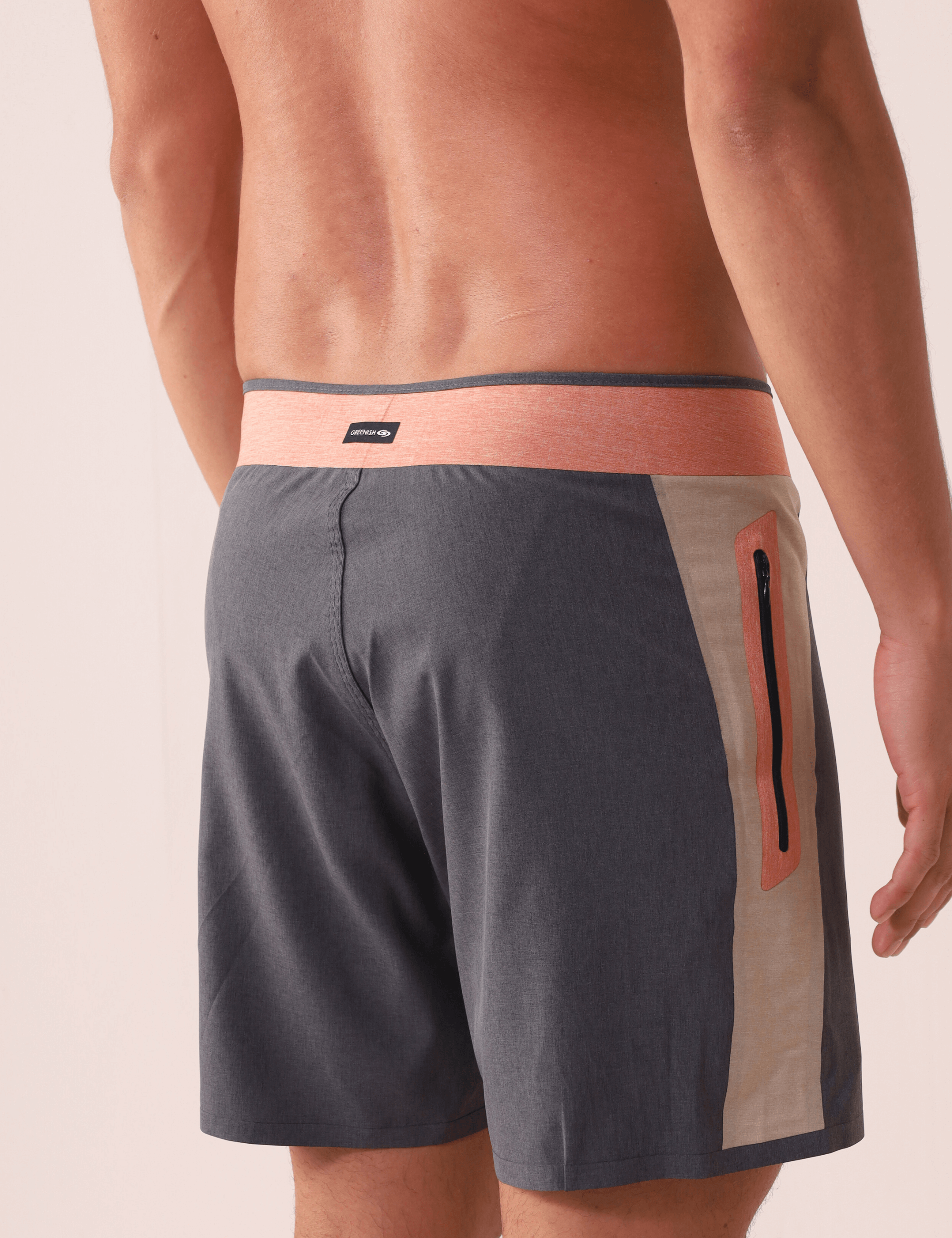 Alt Tag: Boardshort Ultralight II Sunset - Preto, design multicolorido, Greenish, modelagem ultraleve, ideal para o mar e ruas.