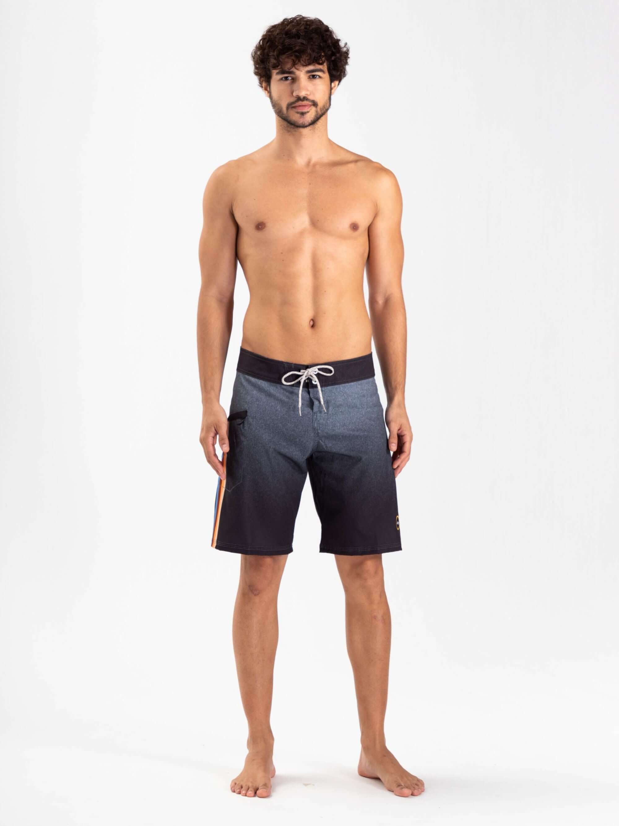 Shorts de surf masculino Greenish, modelo retro Grafite, estilo moderno e confortável, ideal para praia.