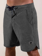 Boardwalk Vintage Basic Neo cinza da Greenish, calça confortável com bolso verdugo e cós anatômico.
