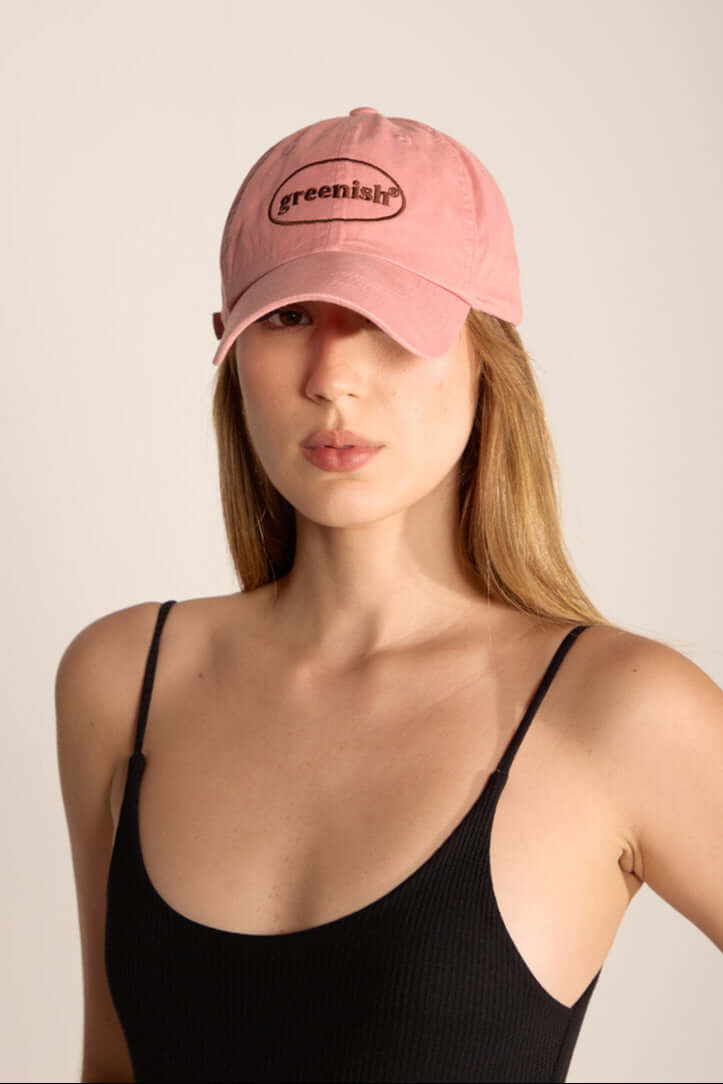 Boné Rosa Greenish com bordado exclusivo, ideal para estilo e conforto em qualquer ocasião.