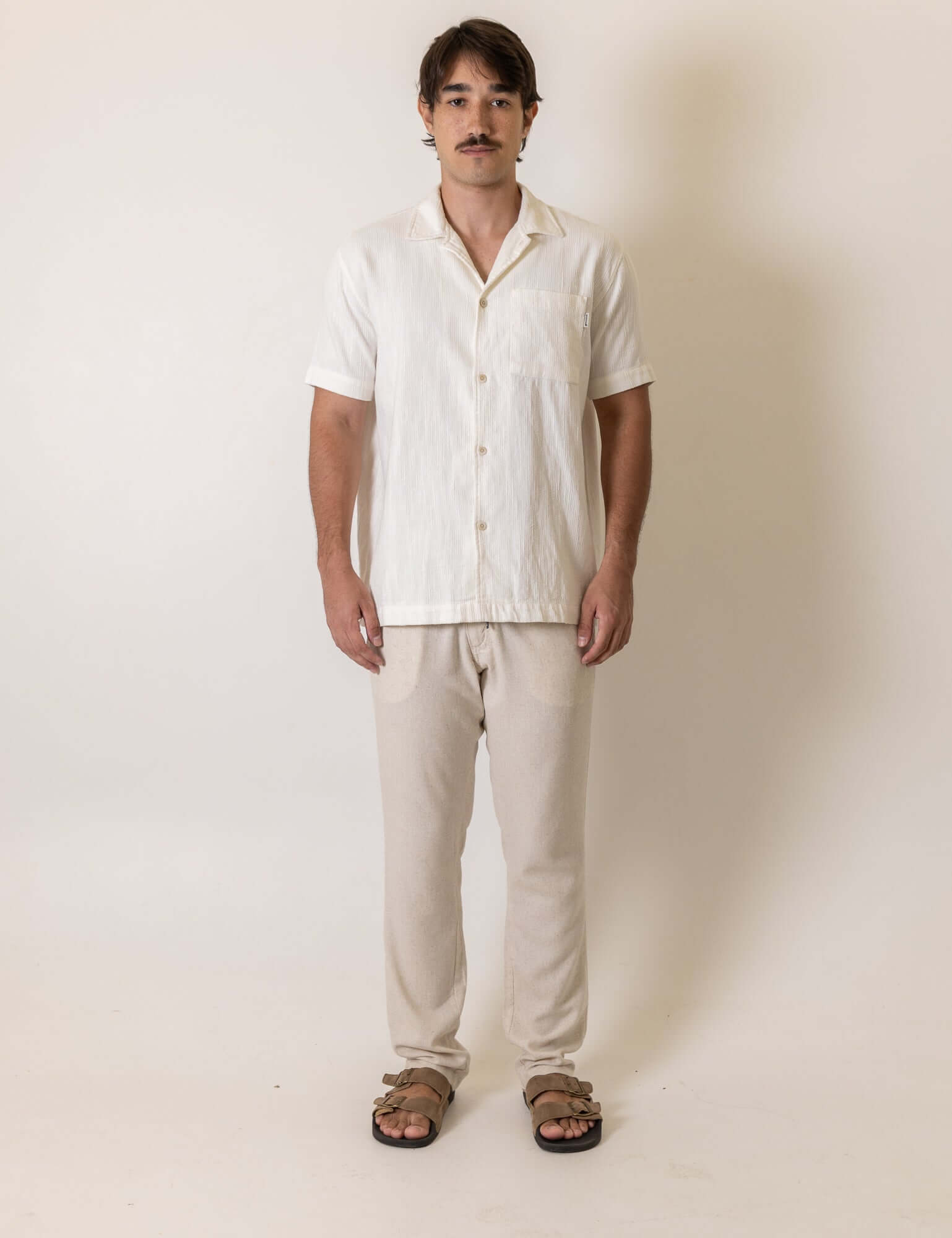 Model wearing Greenish Camisa Botao High Tide - Off White