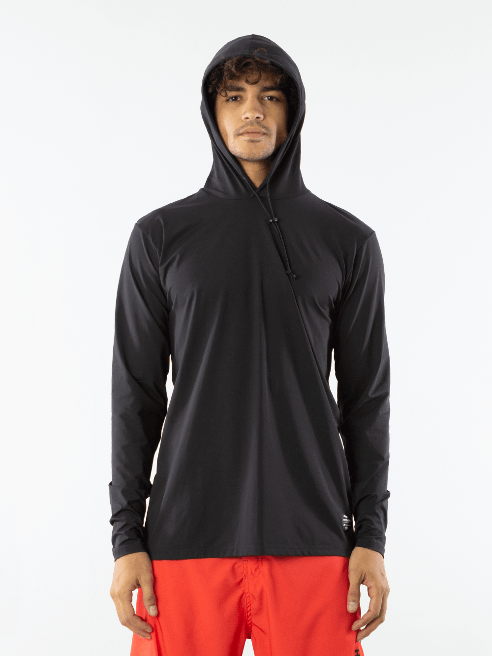 Camisa UV com capuz preta da Greenish, ideal para esportes ao ar livre e proteção contra o sol.