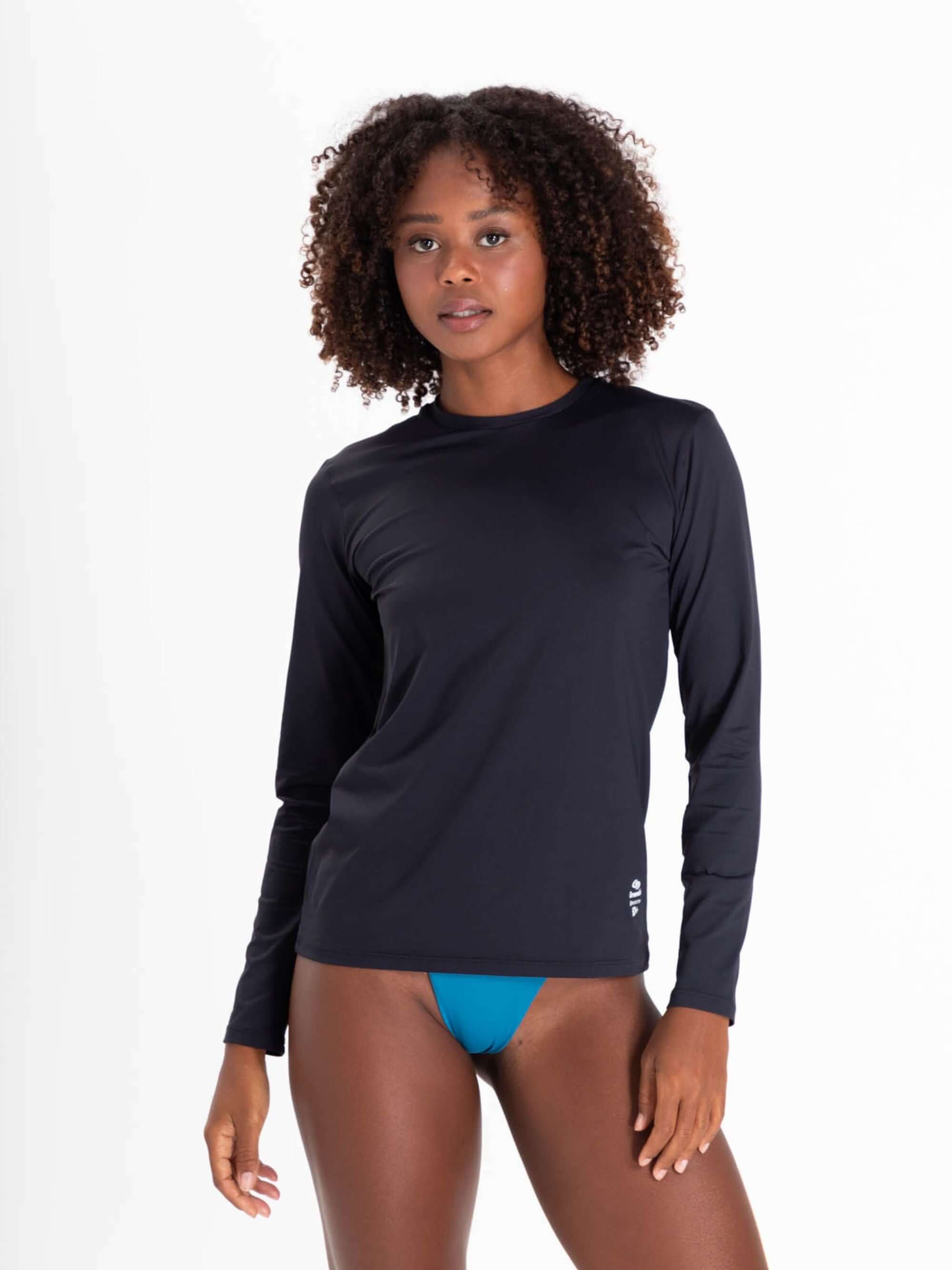 Camisa UV Feminino Basic preta da Greenish, ideal para proteger do sol e garantir conforto durante atividades ao ar livre.