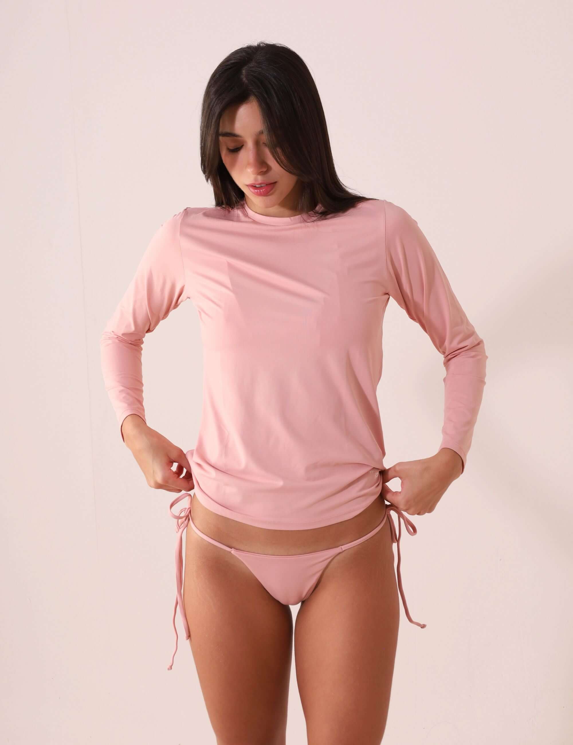 CAMISA UV FEMININO BASIC - ROSA NUDE da Greenish, camisa feminina com proteção UV 50+, conforto termoelástico para atividades ao ar livre.