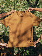 Camiseta Cânhamo All Process caqui da Greenish, sustentável e ecológica, perfeita para o seu conforto.