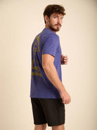 Camiseta azul royal Everything da Greenish, modelo clássico, em 100% algodão, garantindo conforto e estilo.