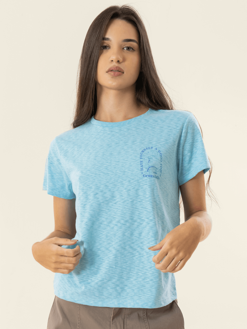 T-shirt Good Times Azul da Greenish, conforto e estilo em uma única peça para seus melhores momentos.