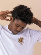 Camiseta branca Jeri Sol Kite Mar da Greenish, com estampa e design moderno, perfeita para o verão.