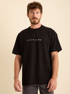 Camiseta Oversized Nature da Greenish em preto, confeccionada em algodão, estilo minimalista e streetwear.