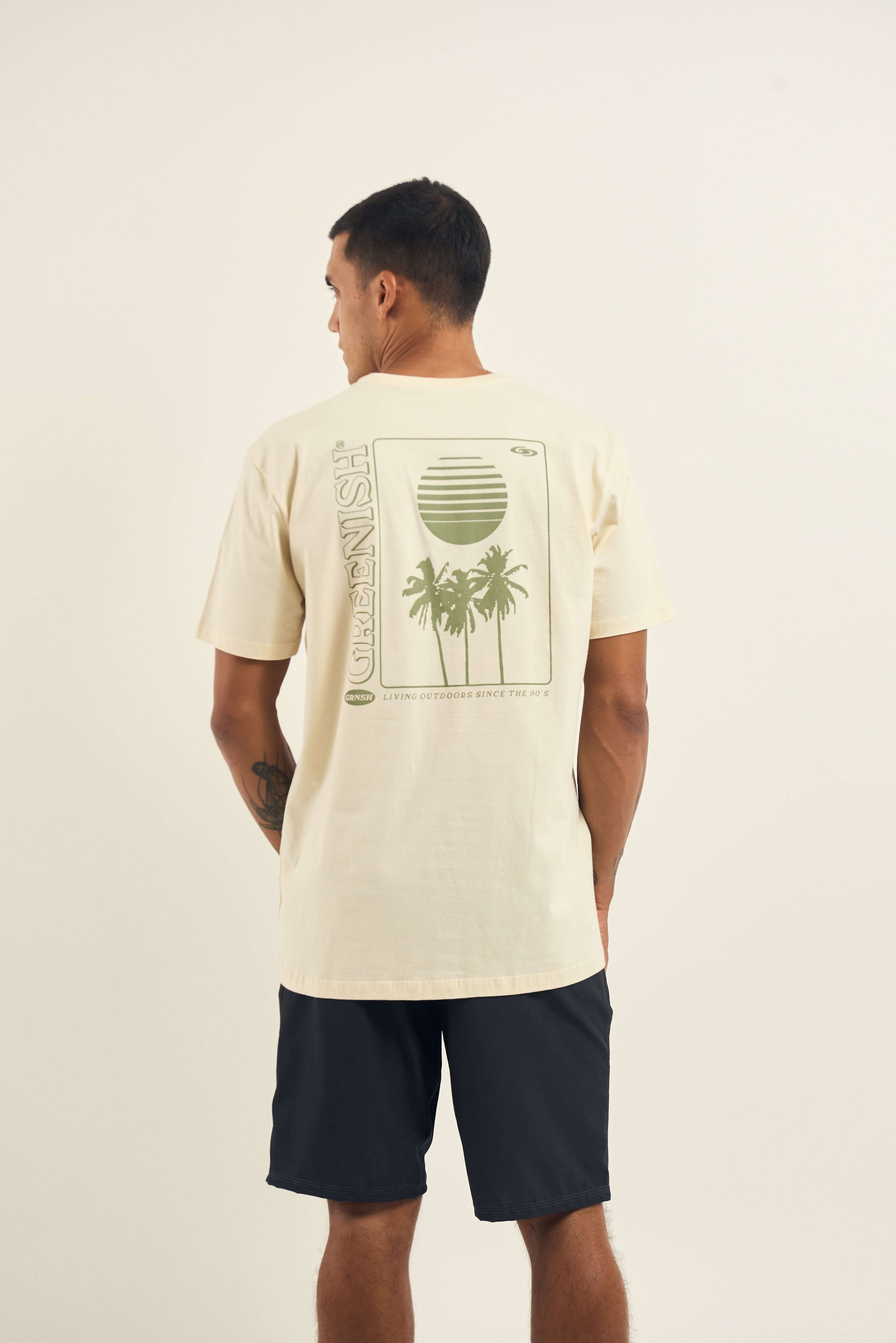 Camiseta Sunset Beach - Natural by Greenish, featuring a back graphic design with palm trees and sunset.