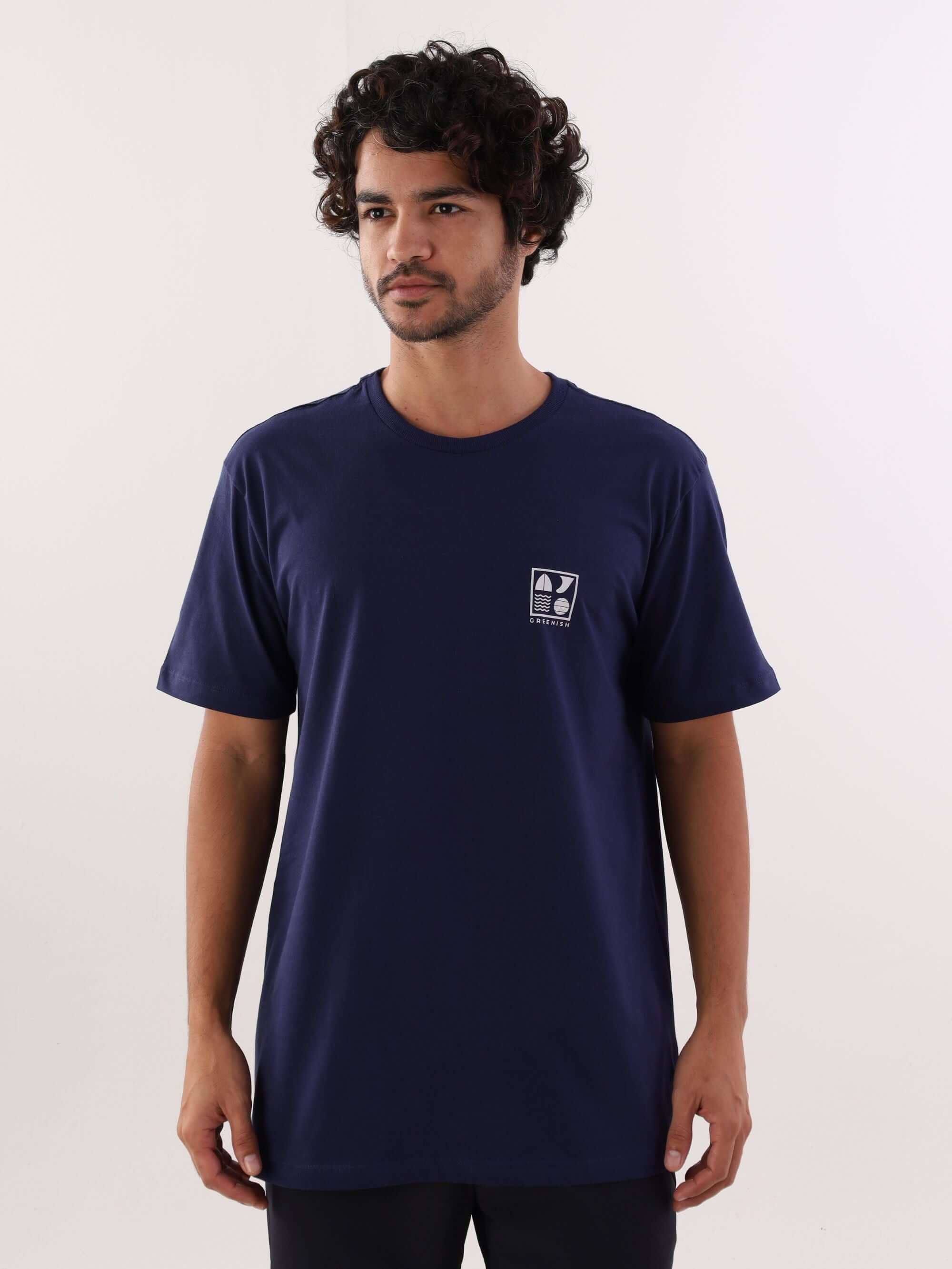 Camiseta Surf Icons azul marinho da Greenish, ideal para amantes do surf e do estilo casual.