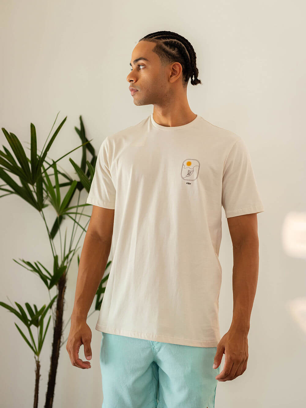 Camiseta Surf Lines II Bege da Greenish, estilo confortável e moderno, perfeita para o verão.