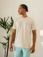 Camiseta Surf Lines II Bege da Greenish, estilo confortável e moderno, perfeita para o verão.