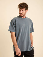 Camiseta Vintage Oversized Greenish em tom azul marinho, modelagem streetwear, 100% algodão, ideal para qualquer ocasião.