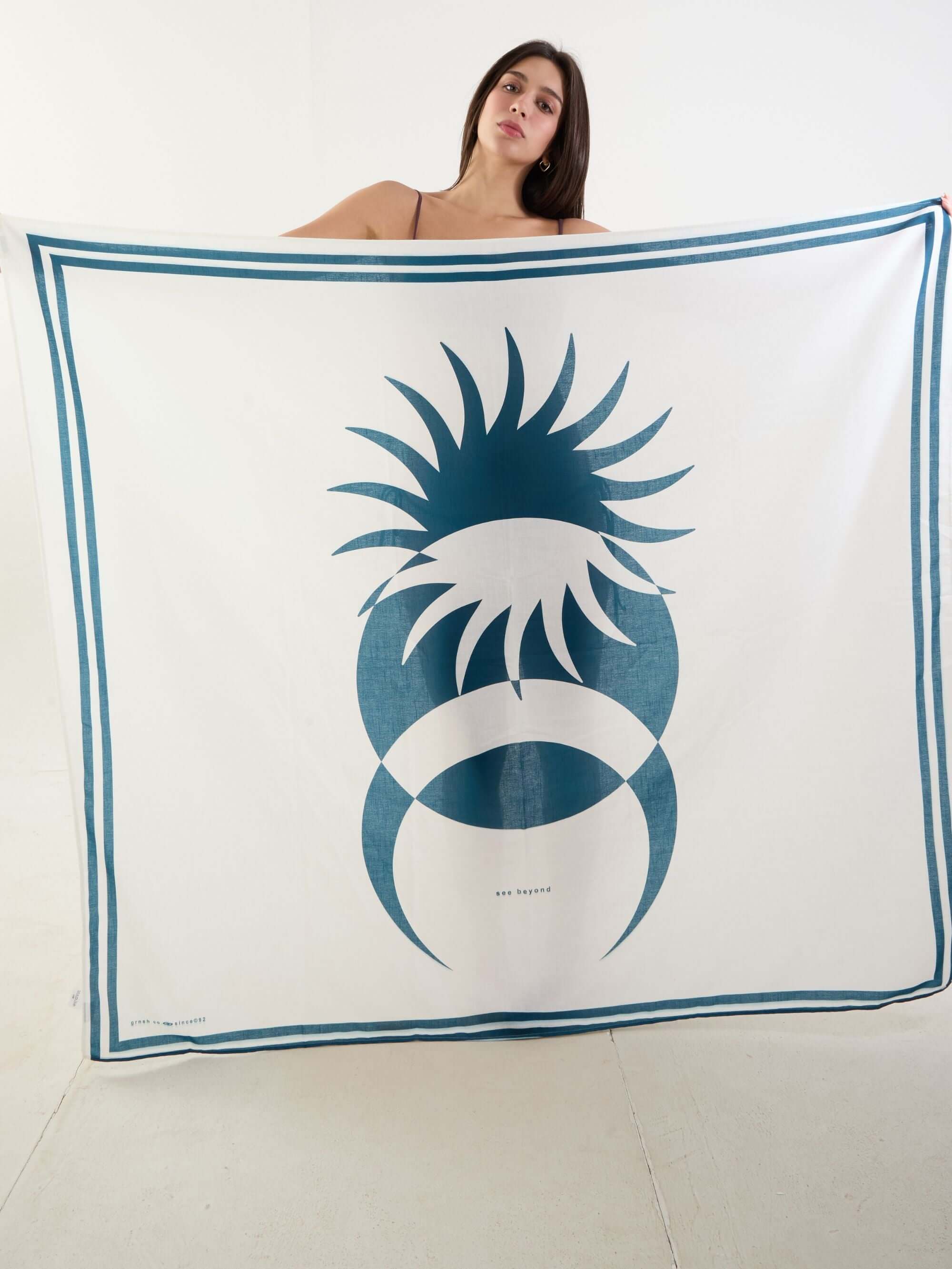 Canga Eclipse da Greenish em estampa exclusiva, leve e perfeita para dias de sol e natureza.