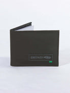 Carteira Greenish Basic na cor preta, elegante e prática para uso diário.