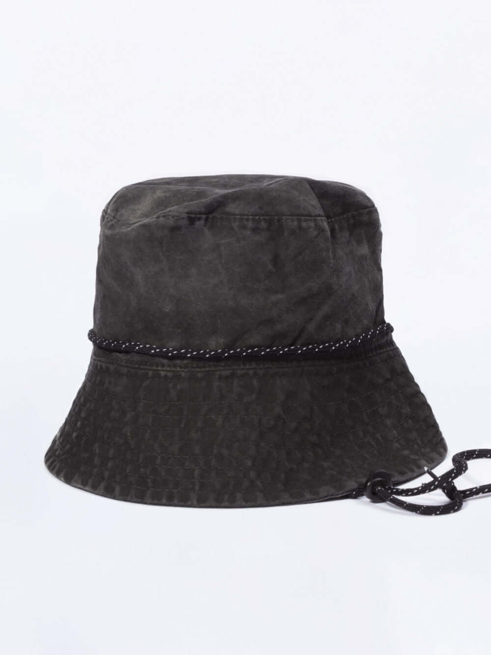 Chapéu Bucket Tingido - Preto da Greenish, com design exclusivo e cadarço regulador, perfeito para estilo e proteção ao sol.