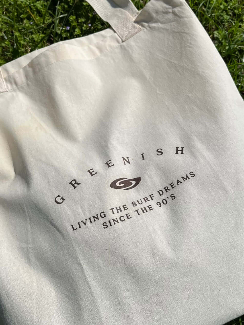 Ecobag Greenish, estilo sustentável e moderno, ideal para o dia a dia, feita com material ecológico.