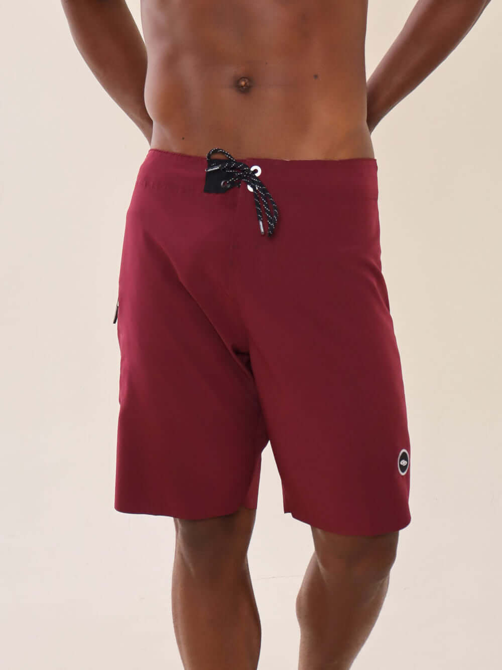 Boardshort Ultralight Basic - Bordo da Greenish, confortável e versátil para esportes aquáticos.